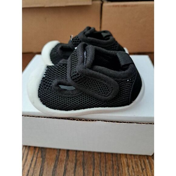 New Infant Baby 7 Month Black Hook and Loop Sneakers Casual Shoes Hard Soles - Picture 2 of 6
